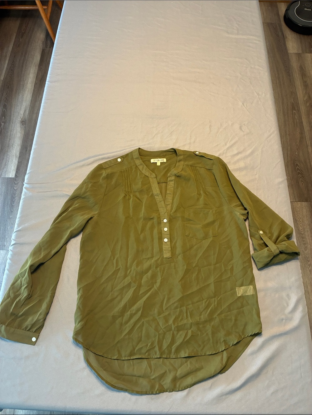 Tramp Olive Button-Placket Pullover Blouse